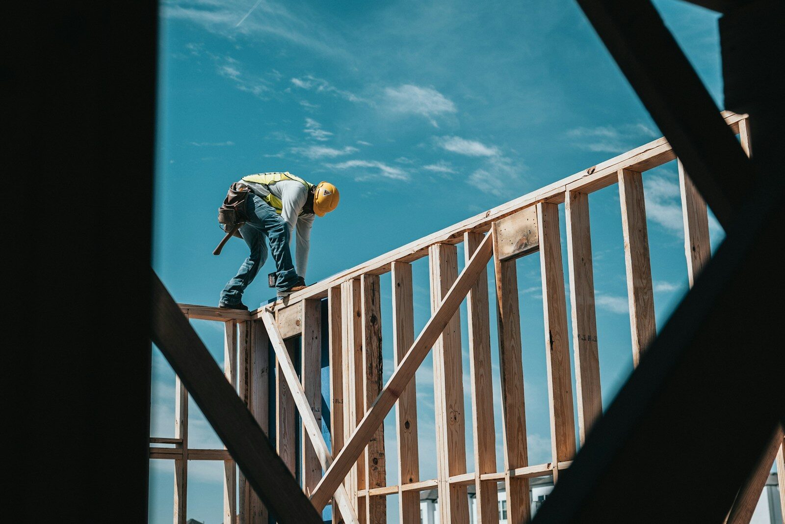 How High Heat Impacts Contractor Liability: Dehydration, Fatigue and Increased Accident Risk
